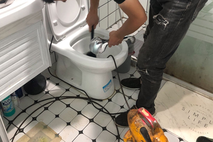 彭市镇疏通下水道